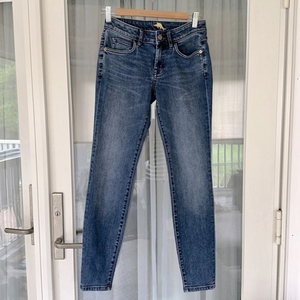 Tommy Bahama “sand drifter” Low Rise Stretch Blue Denim Jeans Size 27/31